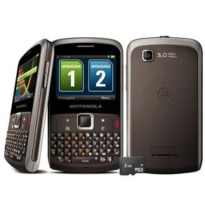Celular Desbloqueado Claro Motorola EX115 Motokey Cinza c/ Câmera 3MP, Dual Chip, MP3, FM, Bluetooth, Fone de Ouvido e Cartão de 2GB
